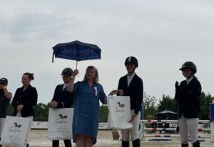 Laura remise des prix Championnat de France Amateur 3 Le Mans